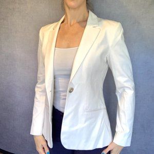 Theory Size 6 White Blazer, tailored fit, EUC, button closure, lightweight